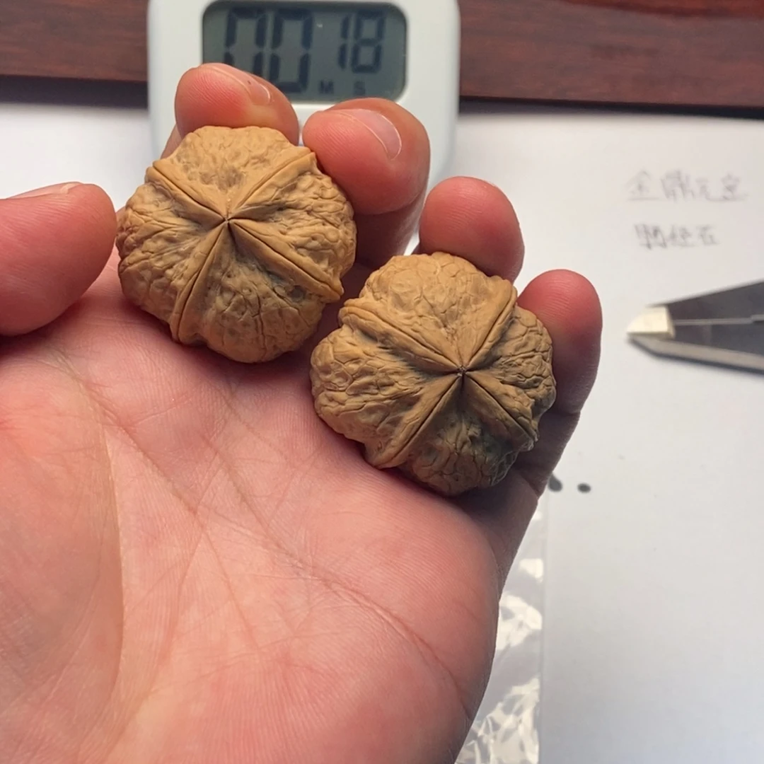 文玩核桃吊坠四棱