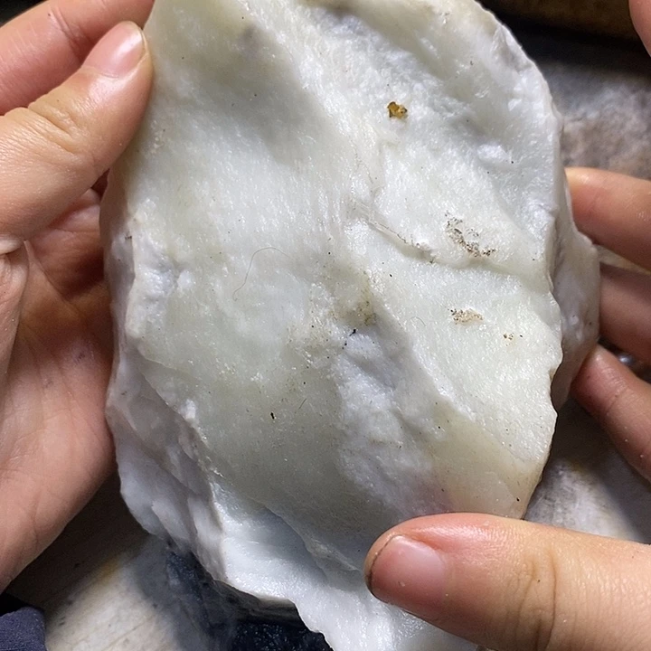 透闪石质玉珠宝半成品未镶嵌