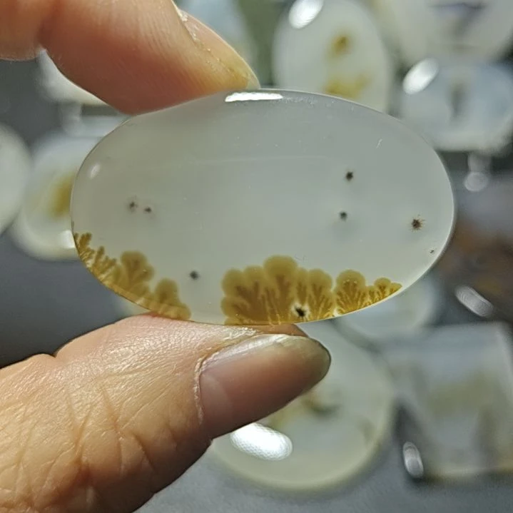 玛瑙/玉髓未镶嵌珠宝奇石