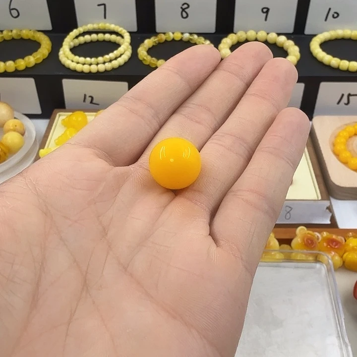琥珀未镶嵌裸石蜜蜡鸡油黄单珠一颗