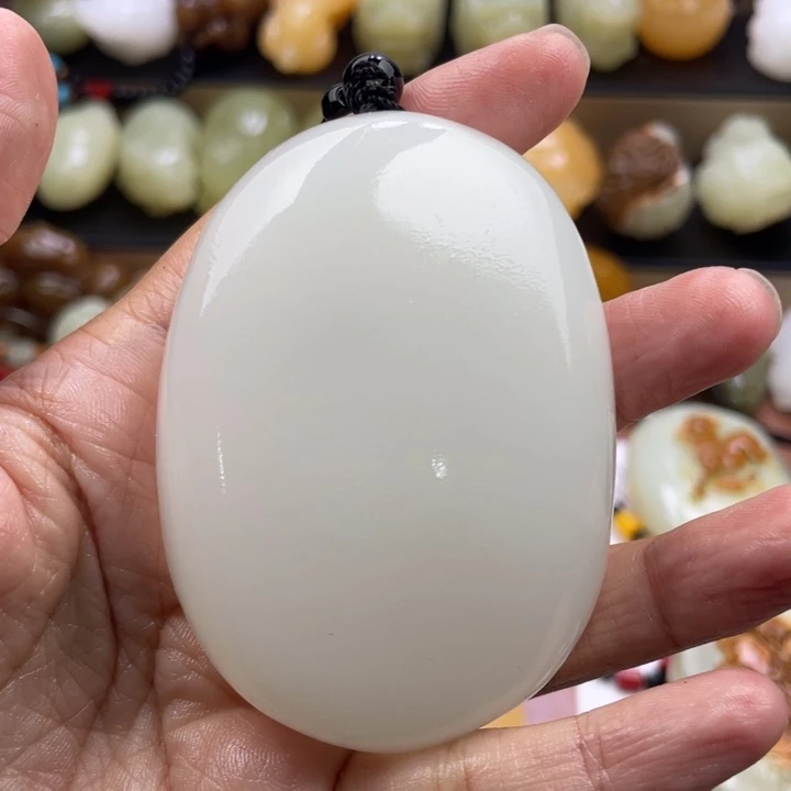 未***央石材古青石手把件