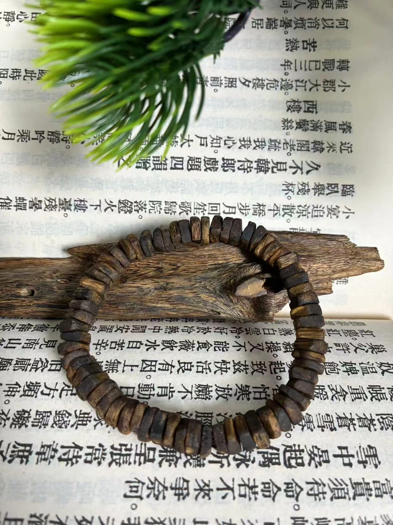 沉香海南【莺歌绿】牛肉粒手串