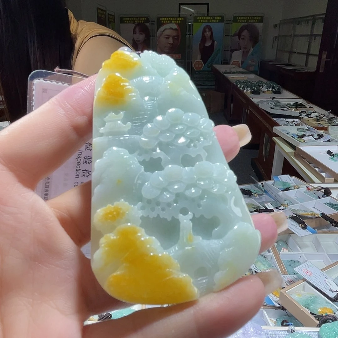 翡翠未镶嵌颈饰一