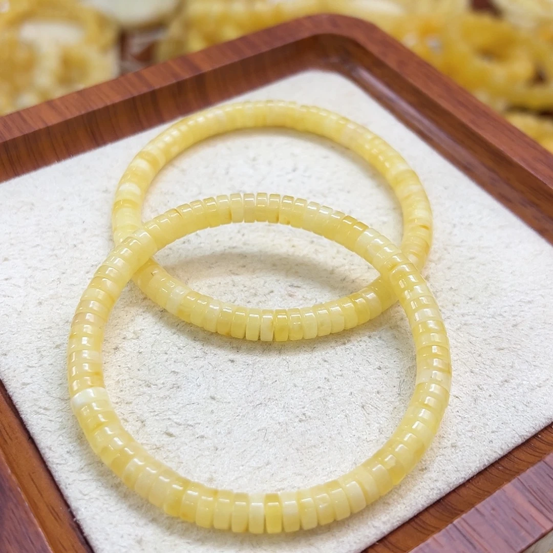 蜜蜡未镶嵌珠宝奇石多样性发其一