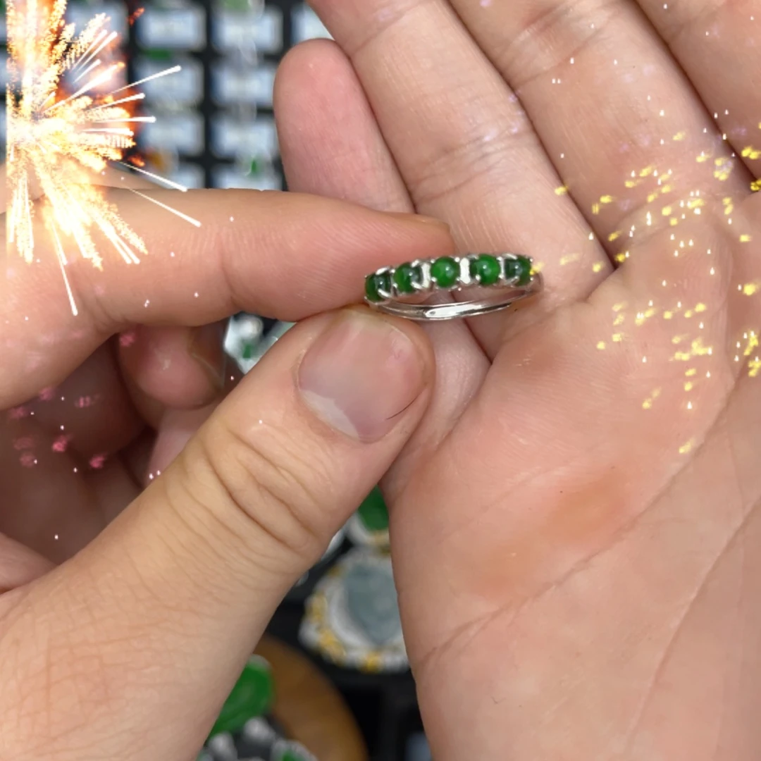 翡翠戒指银S925镶嵌满****.翡翠戒指