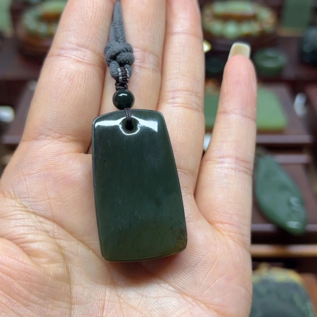 【闪购商品】岫岩河磨玉（透闪石质玉）未镶嵌颈饰平安牌