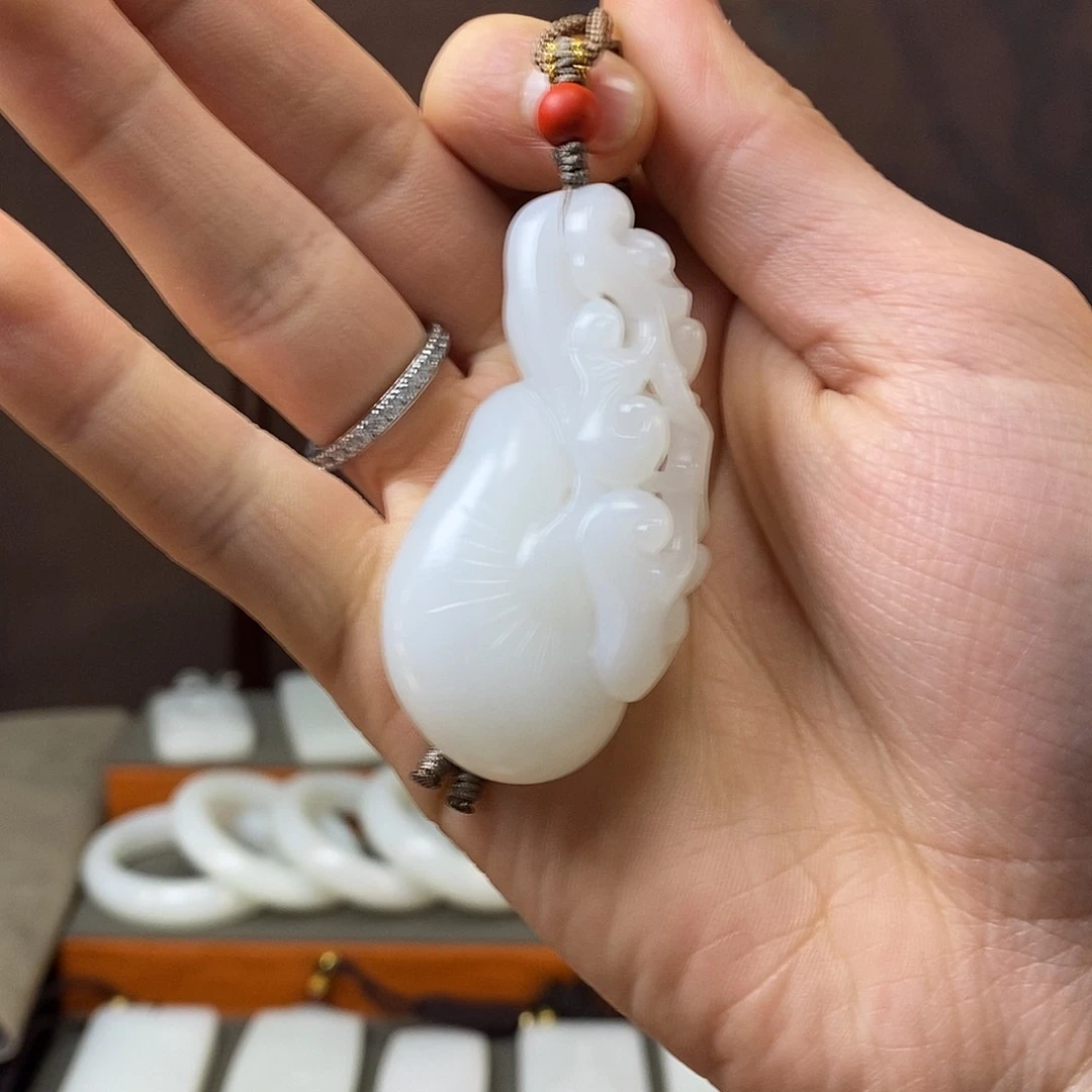 和田玉挂件未镶嵌冰*