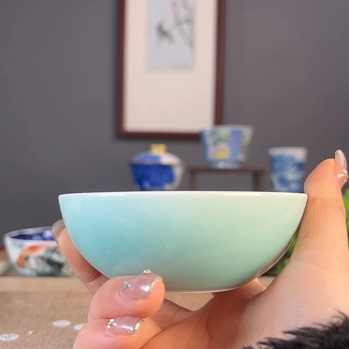 摆件景德镇陶瓷茶杯里