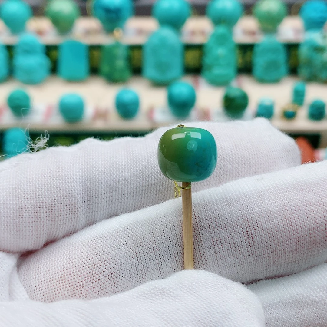 绿松石未镶嵌珠宝奇石