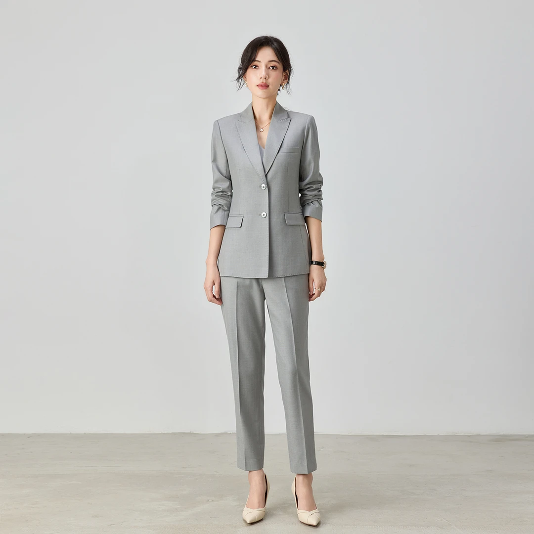 秋季新款高级感浅灰色职业西装套装女气质干练马甲正装西服三件套