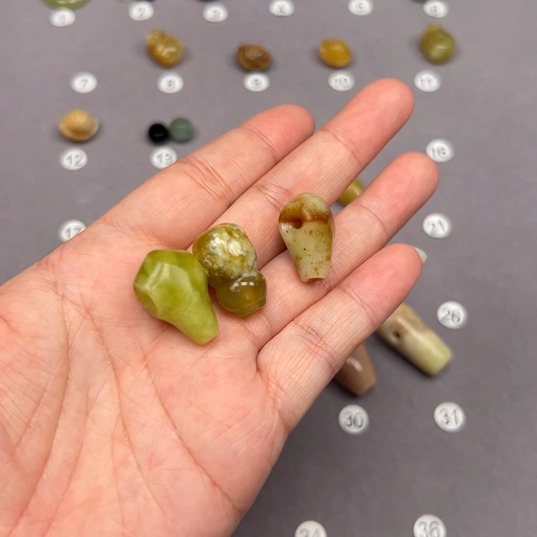 未镶嵌蛇纹石玉颈饰微瑕不退不换