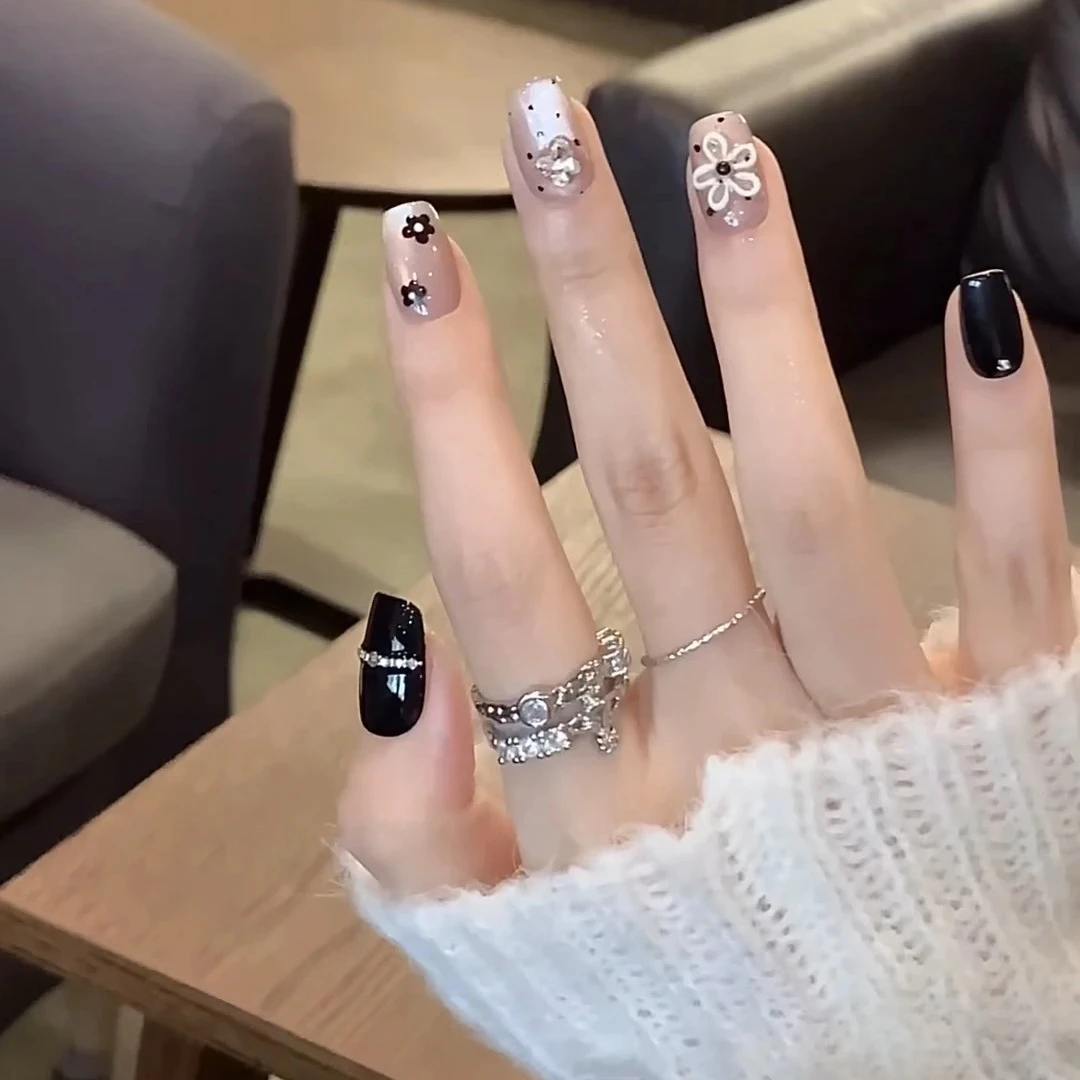 661短款猫眼黑色跳色波点30片装穿戴美甲成品假指甲贴片显白简约