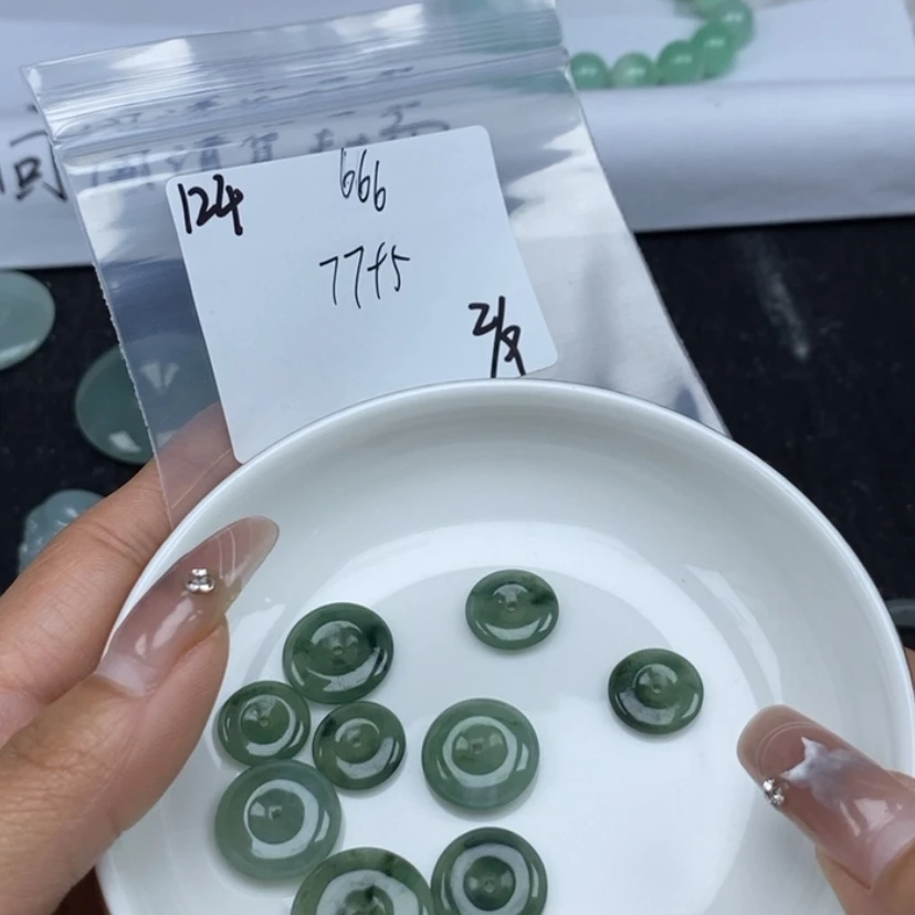 【闪购商品】翡翠颈饰未镶嵌6**6不