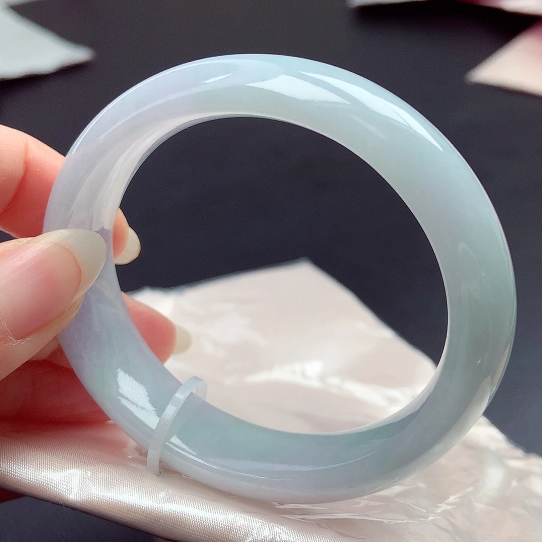 翡翠未镶嵌手镯（贵妃镯）56.5圈口