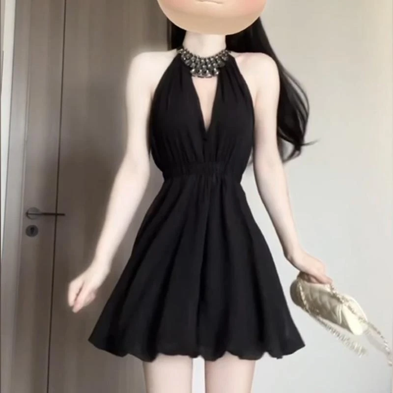 微胖千金风重工镶钻挂脖连衣裙女装夏季高级感名媛气质礼服小黑裙