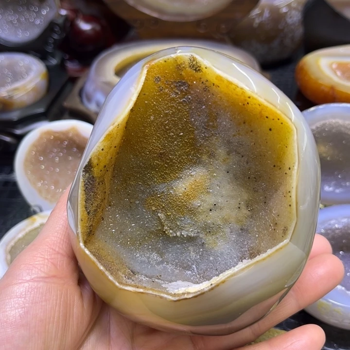 未镶嵌珠宝半成品水晶黄金洞