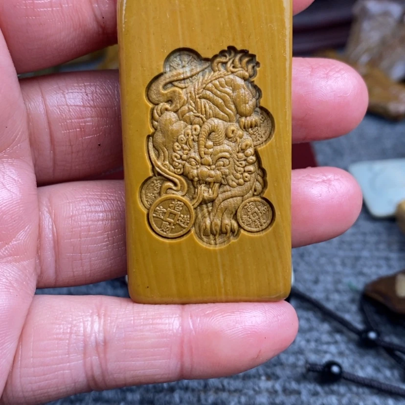 【闪购商品】原石雕刻手把件