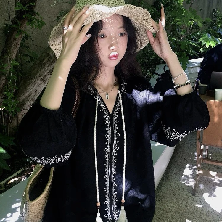 (运补6）绣花上衣小衫+A字宽松休闲短裤套装