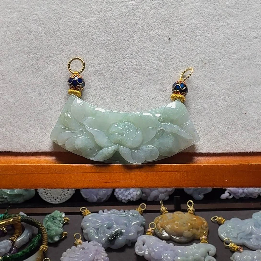 吊坠(赠链)未镶嵌翡翠