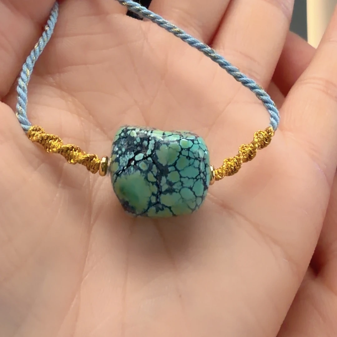 绿松石未镶嵌颈饰