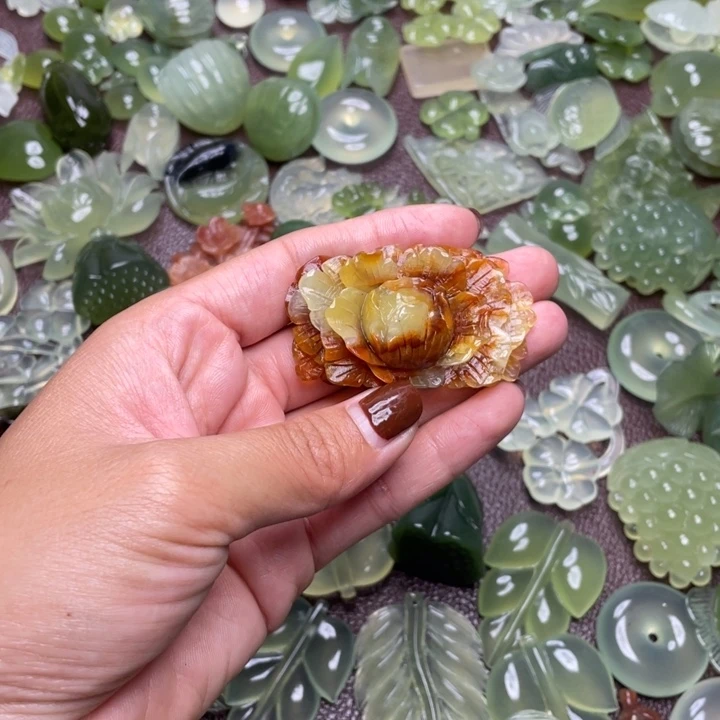 合金蛇纹石玉颈饰