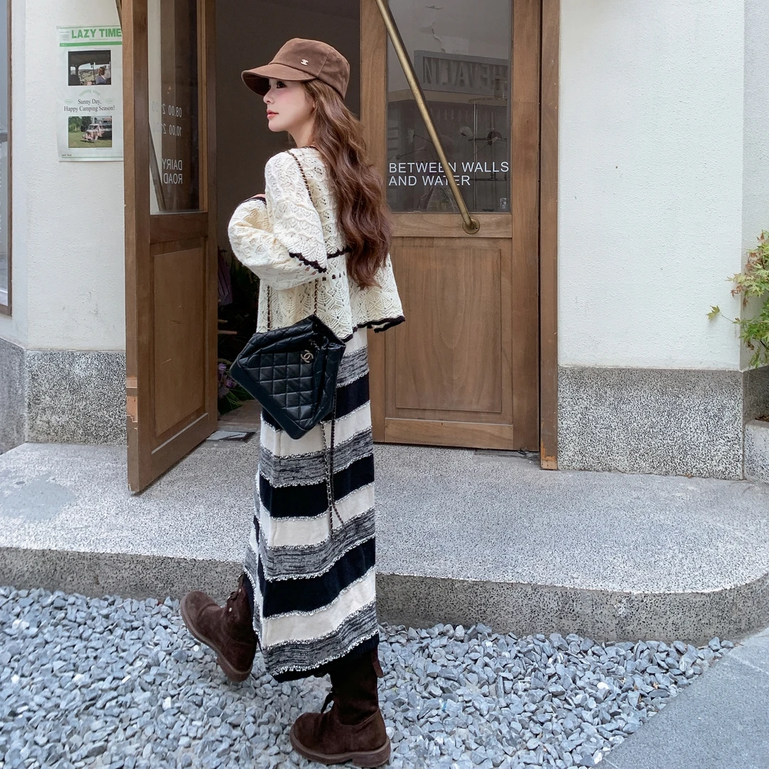 慵懒风镂空针织衫条纹吊带裙套装女2025年秋季韩系流行薄款两件套