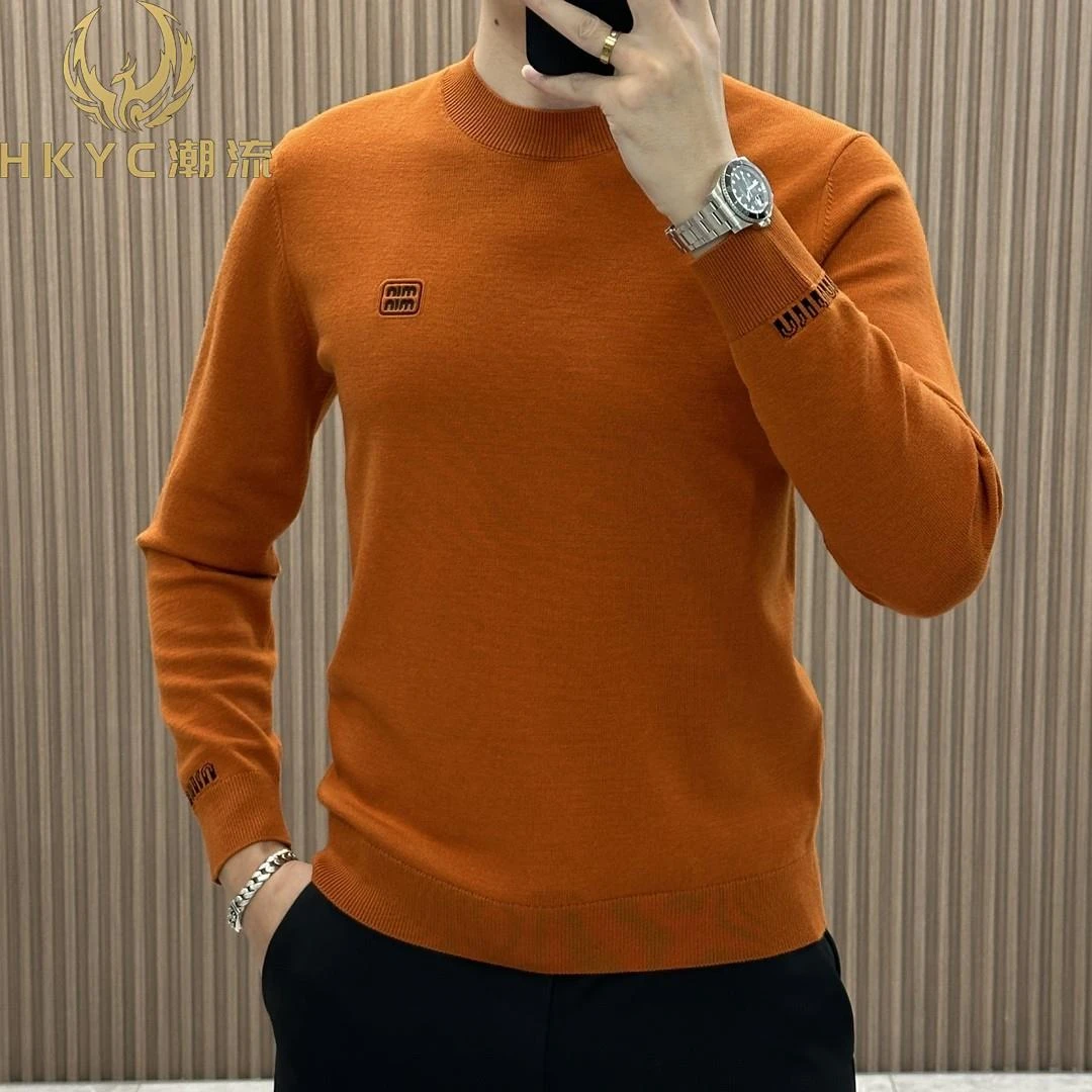 HKYC2025秋季高级感亲肤舒适刺绣长袖针织衫男修身轻奢半高领时尚