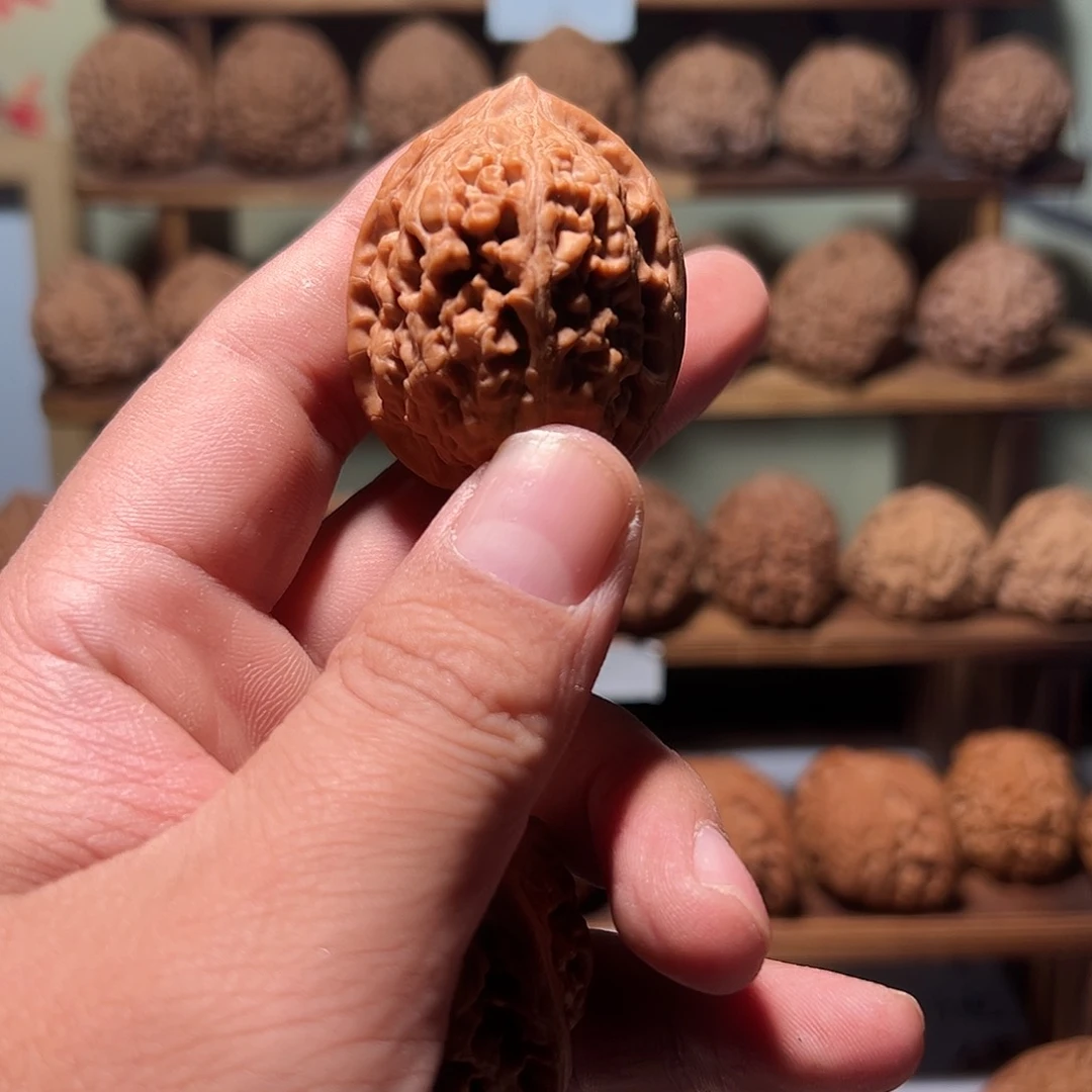 平*文玩核桃，凤凰核桃