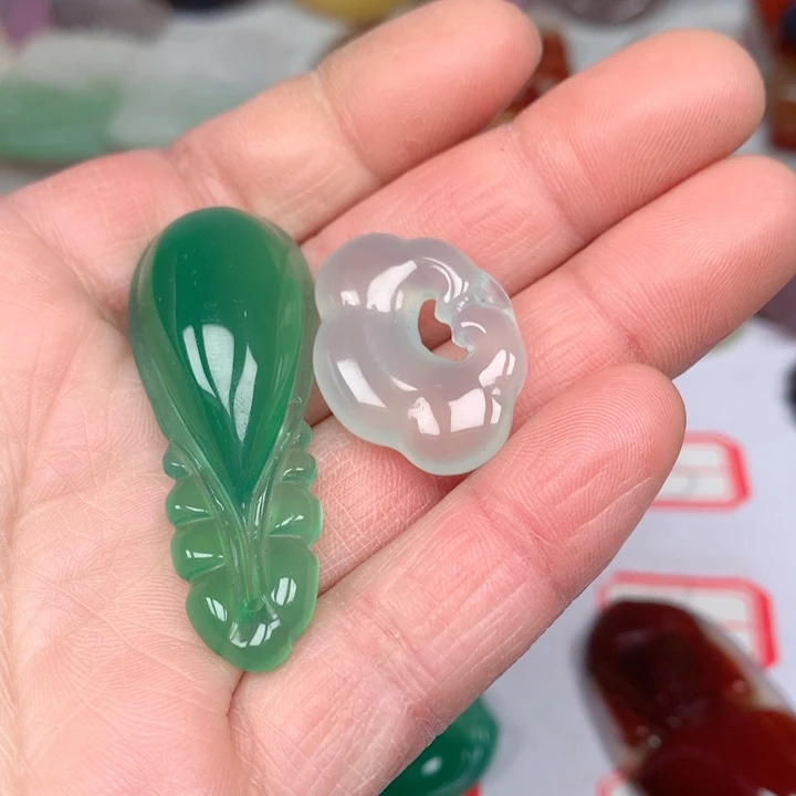 玛瑙/玉髓颈饰未镶嵌泈*