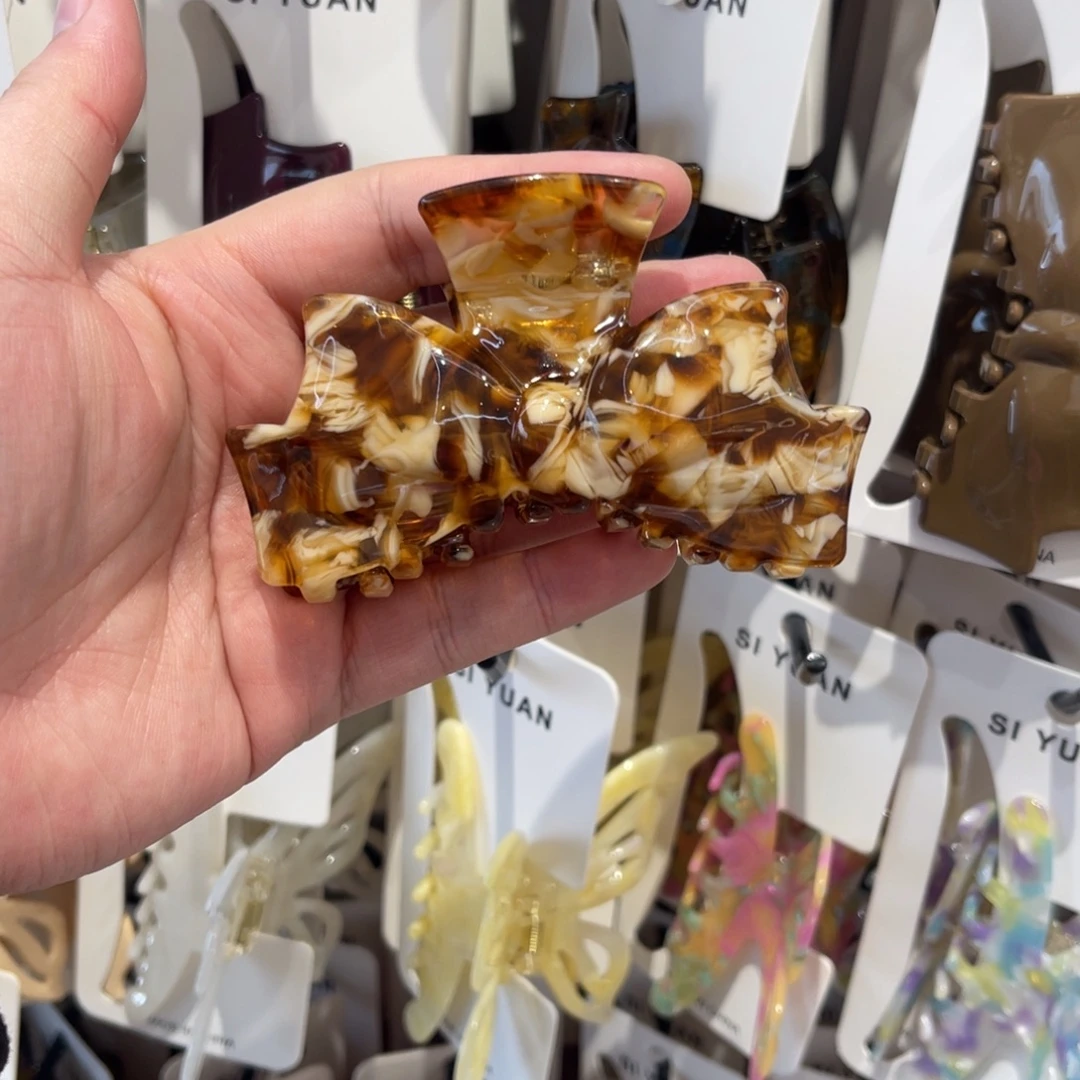 醋酸非金属咖色花在逃