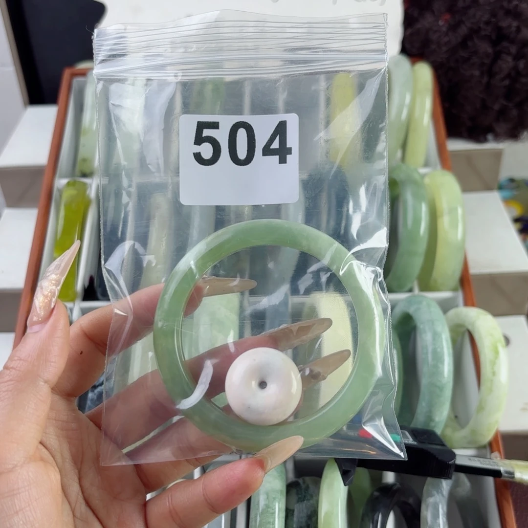 蛇纹石玉未镶嵌手镯L****?