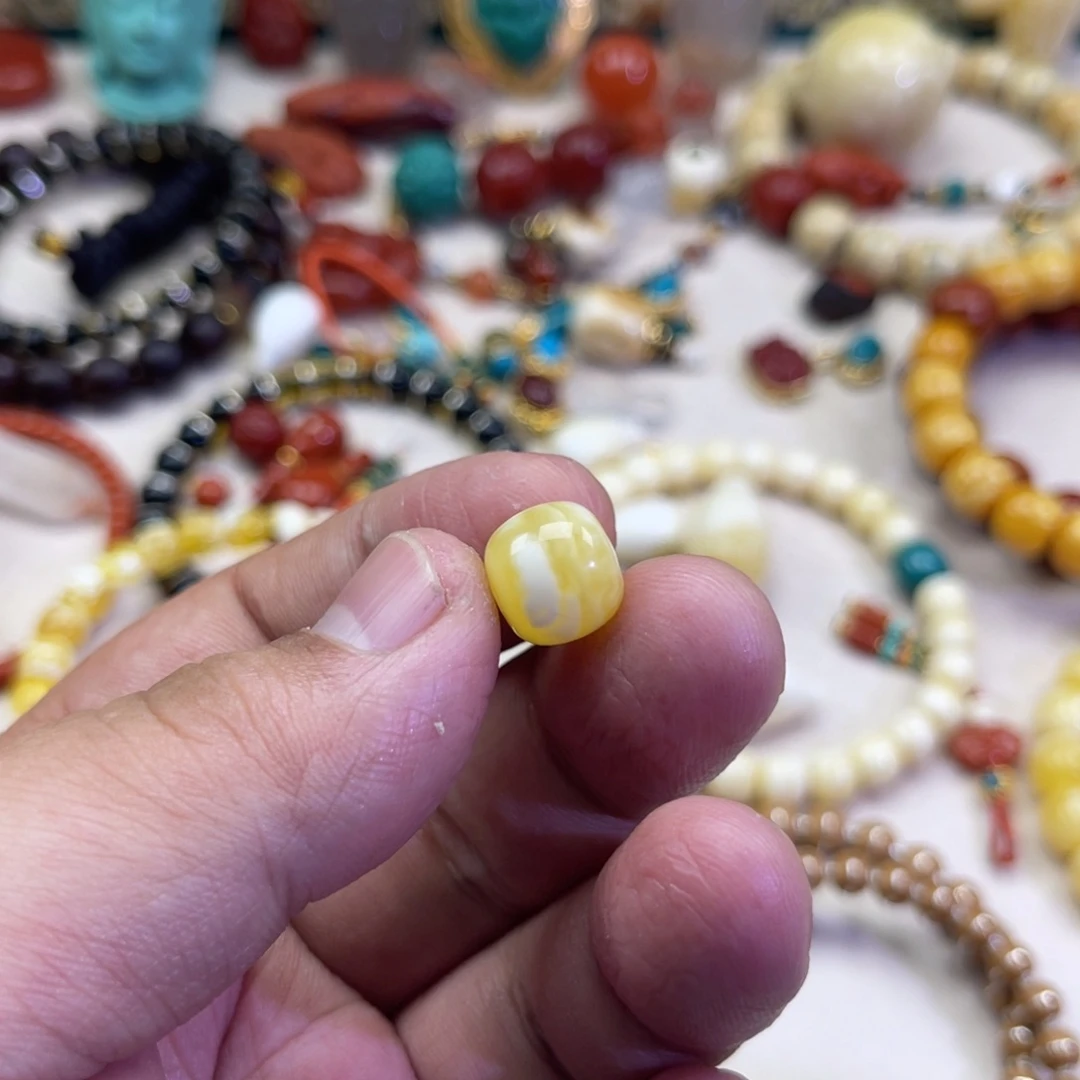 琥珀未镶嵌珠宝奇石9