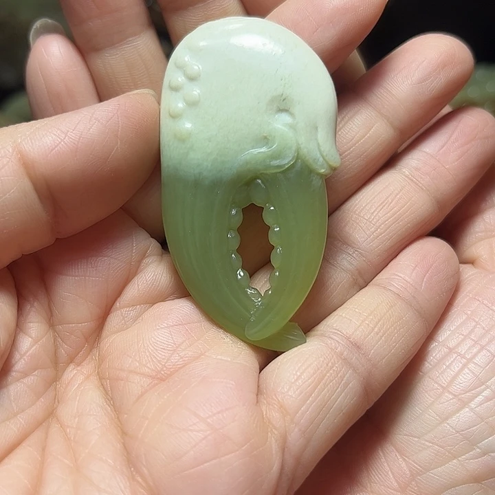 岫岩老玉（透闪石质玉）未镶嵌颈饰