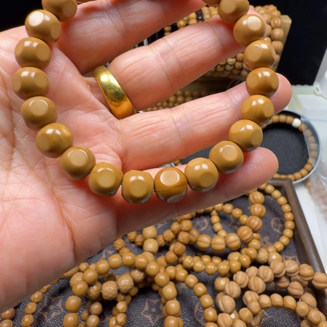 K****猴头核桃手串镜面六方