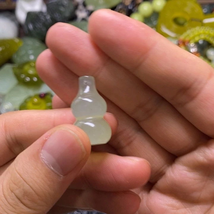 岫玉未镶嵌岫玉挂件