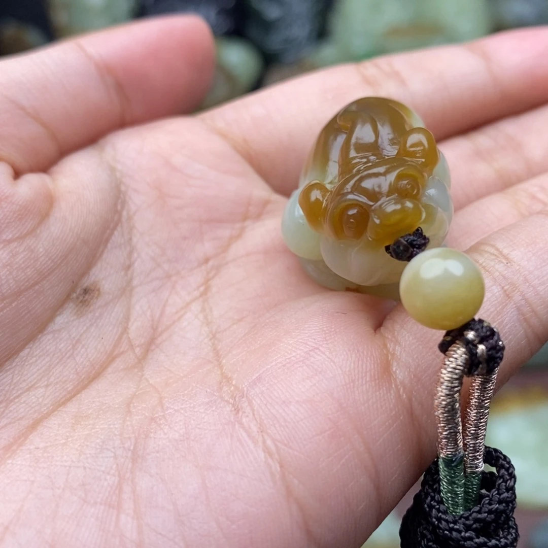 和田玉（糖玉）未镶嵌颈饰