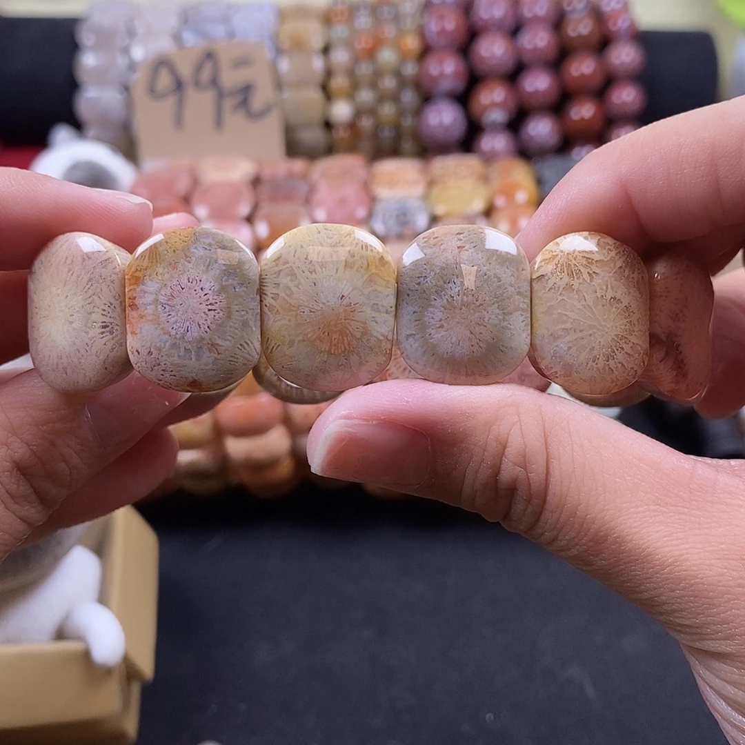 硅化珊瑚（珊瑚玉）未镶嵌手牌大花 7