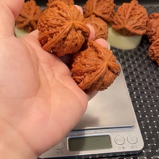 君***穷文玩核桃吊坠核桃