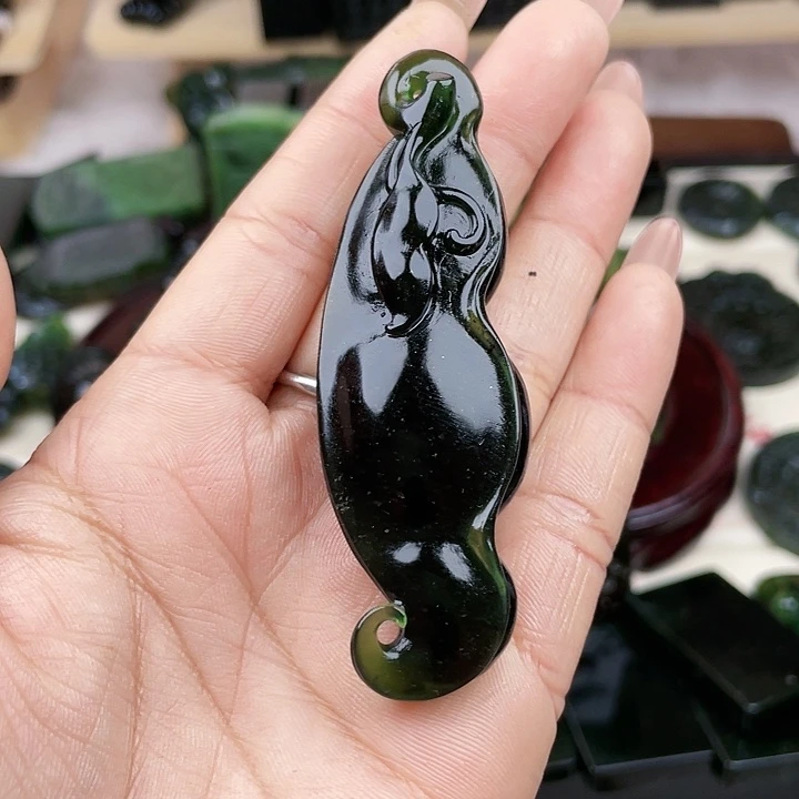 蛇纹石玉未镶嵌挂件泰山玉平安豆