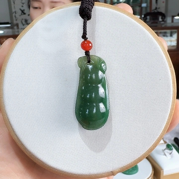 密玉（石英质玉）未镶嵌颈饰