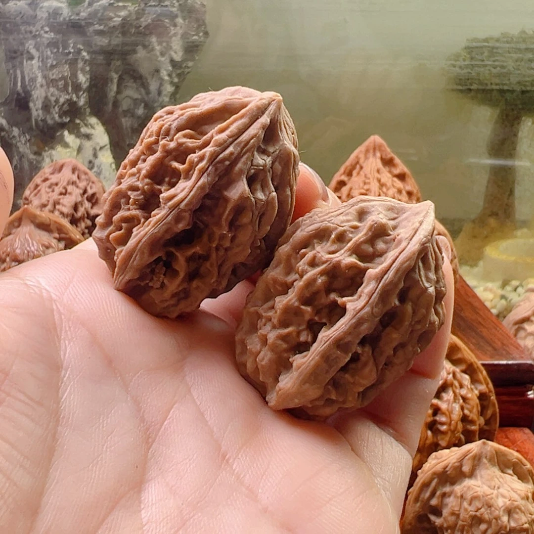 核桃一根筋手把件
