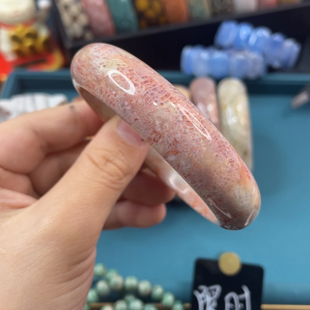 未镶嵌手镯硅化玉