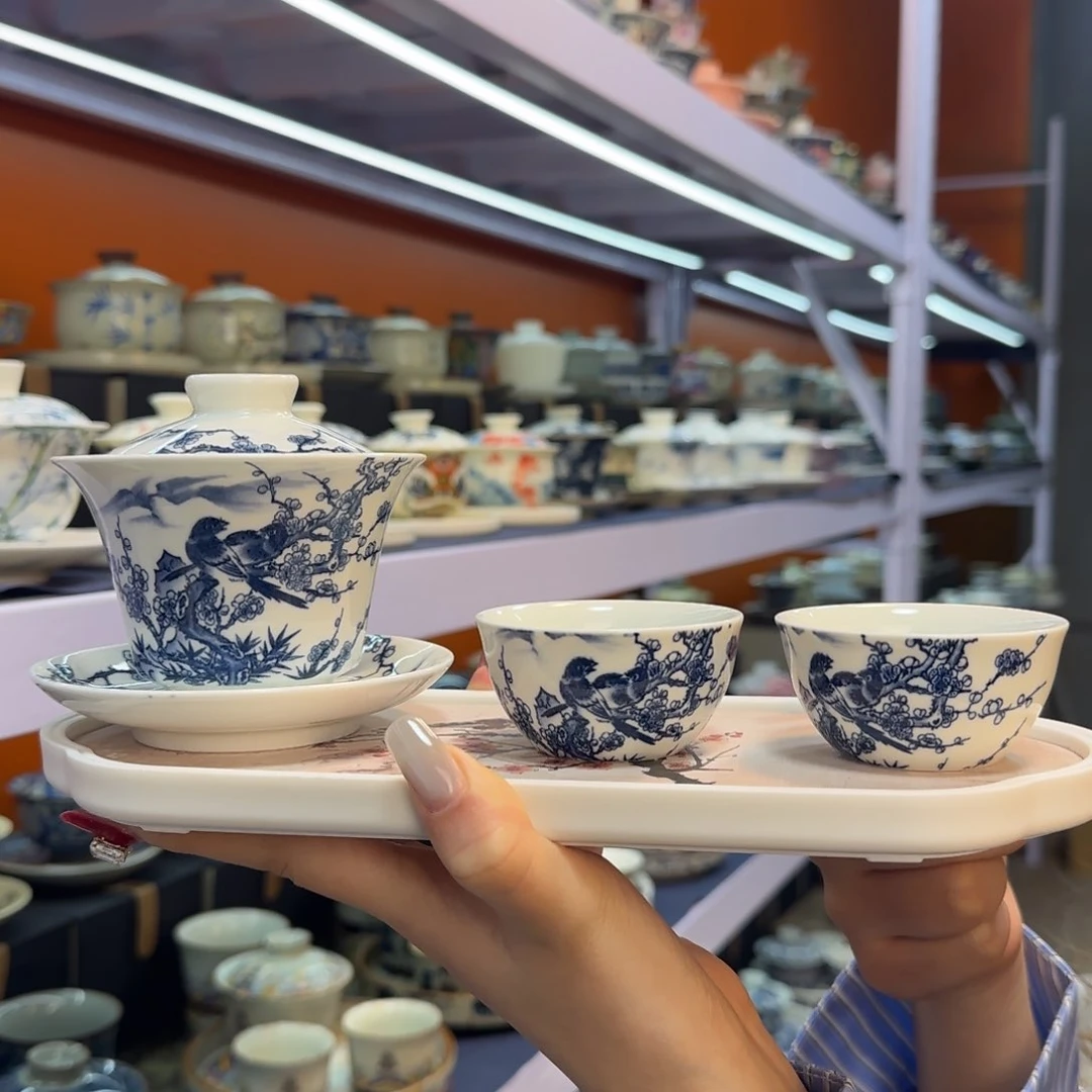 我在外面吃饭呢你在哪