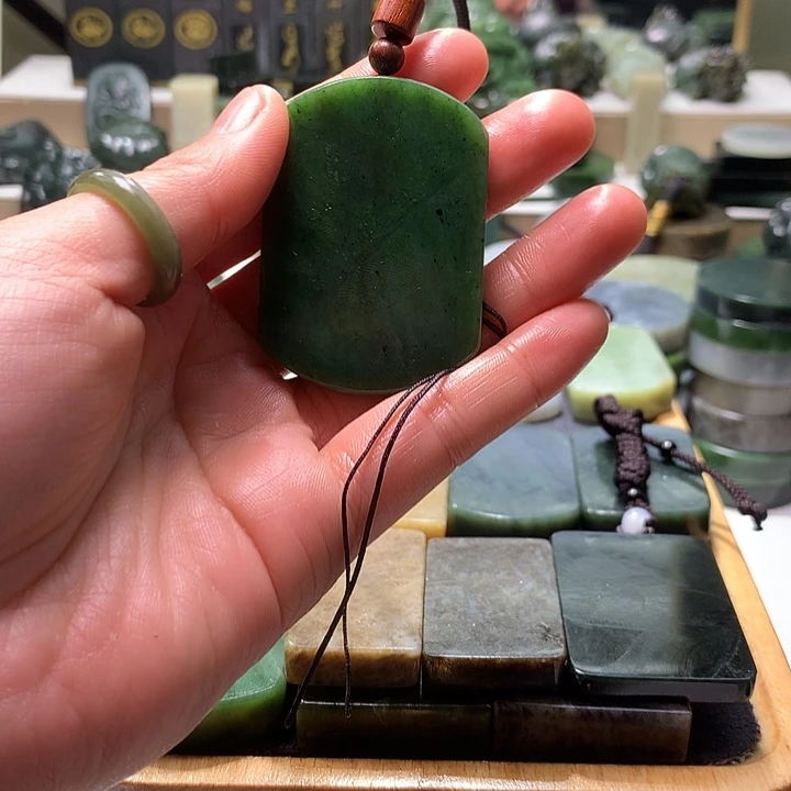 和田玉未镶嵌珠宝半成品