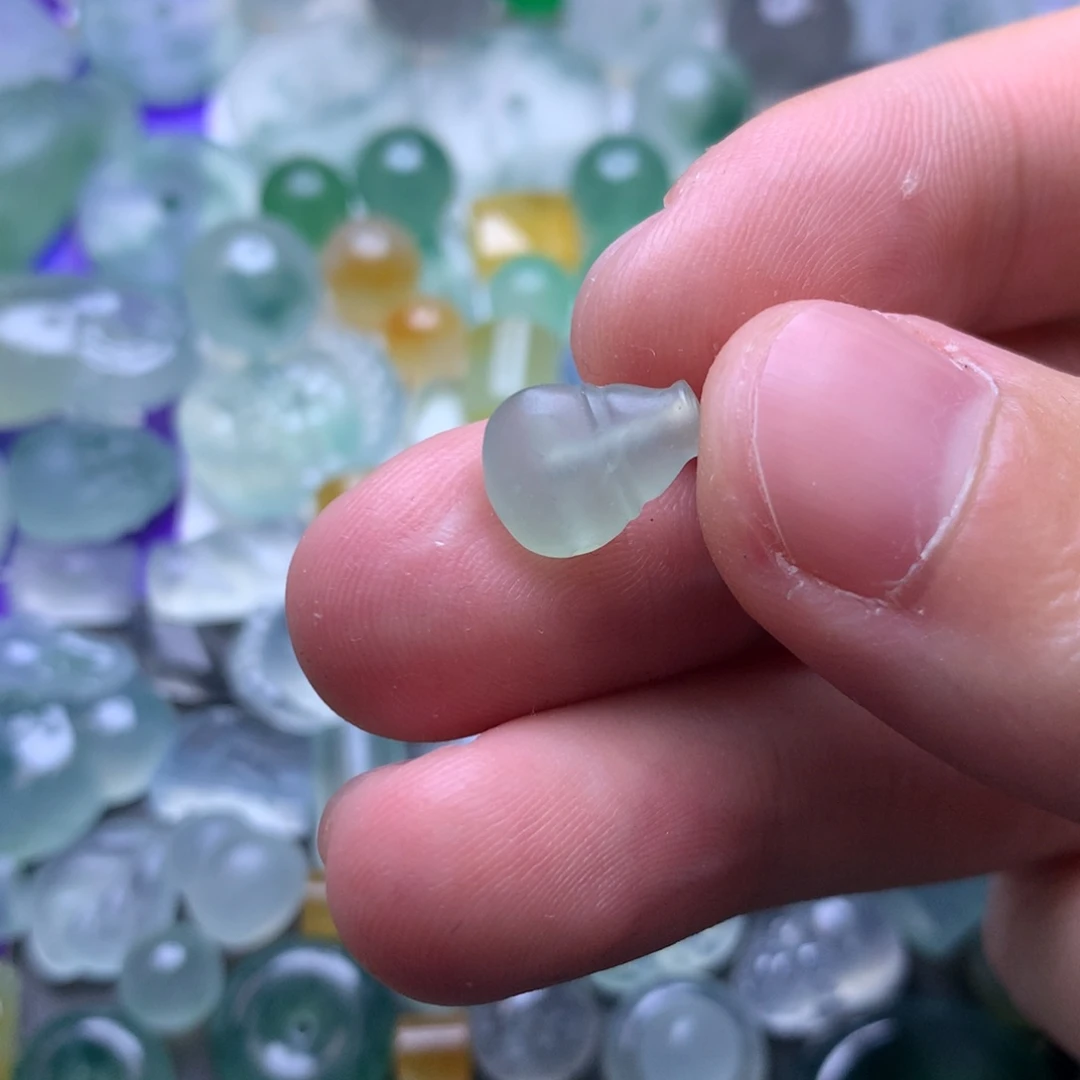 定制翡翠未镶嵌挂件