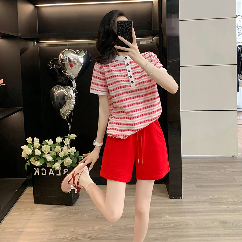 夏日时尚新款减龄休闲运动套装女短袖T恤红色短裤显瘦气质两件套