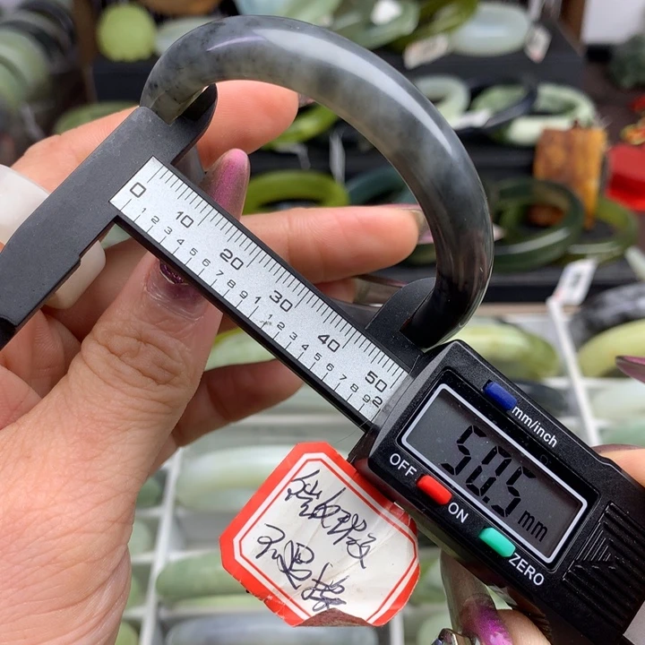 蛇纹石玉手镯未镶嵌655