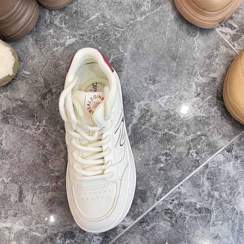 休闲运动的休闲鞋