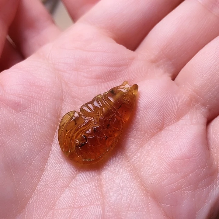 琥珀未镶嵌裸石抚顺琥珀