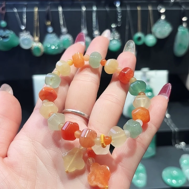 石英质玉（非洲翠）合金颈饰
